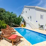 Apartman Maurora *