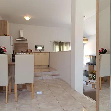 Maurora Apartament