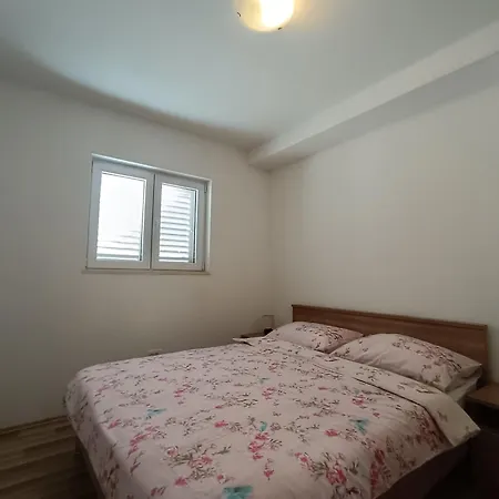 Maurora Apartment *