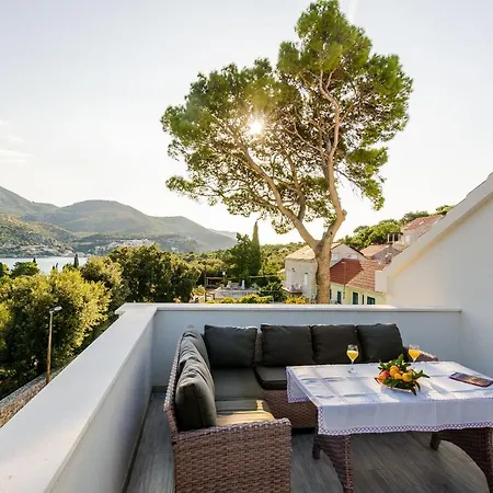 Apartament Maurora *