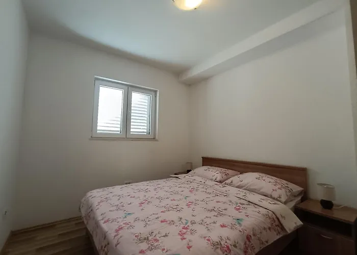 Maurora Apartment *