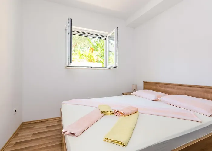 Maurora Apartment