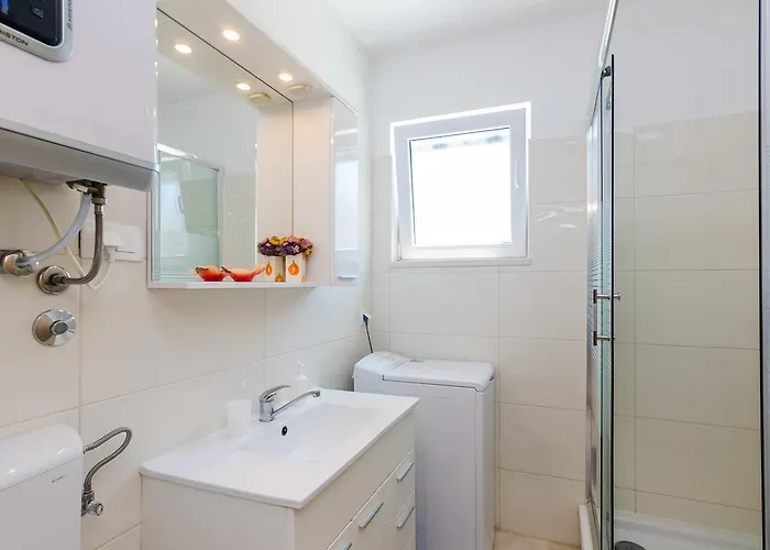 Maurora Apartment