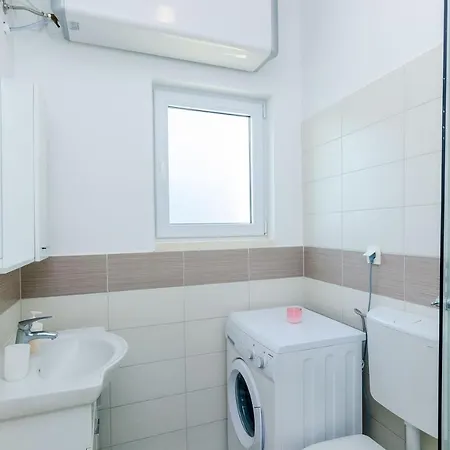 Apartment Maurora *