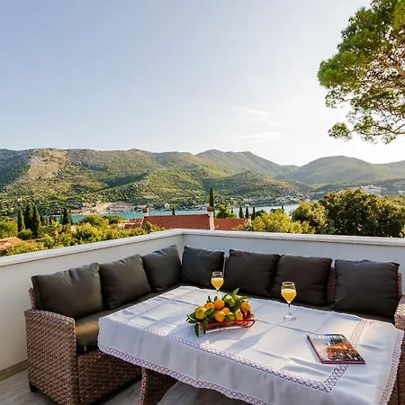 Apartament Maurora *